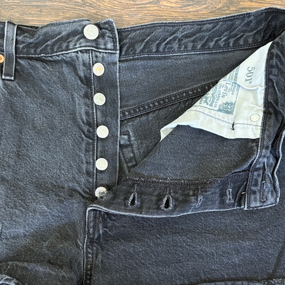 Levi's 501 Black High-Rise Denim Cutoff Shorts - Picture 6 of 11